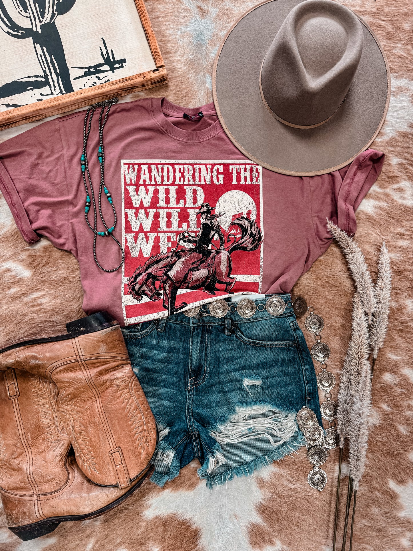 Wandering The Wild Crop Tee (Mauve) - The Vintage Emmie