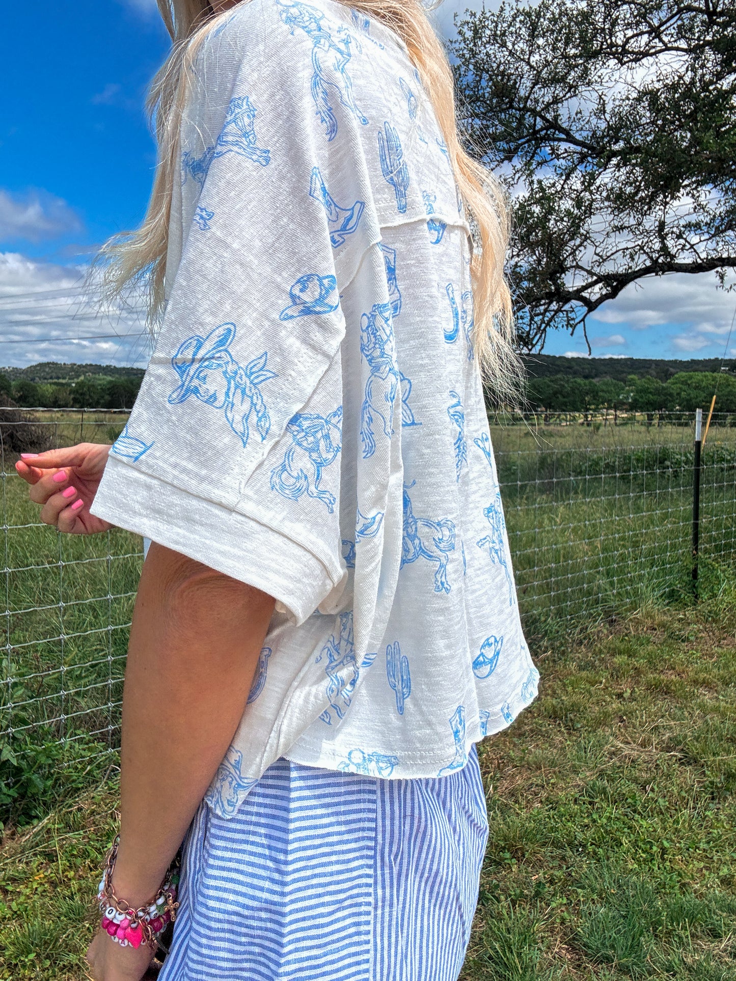 The Rosebud Western Cropped Top (White) - The Vintage Emmie