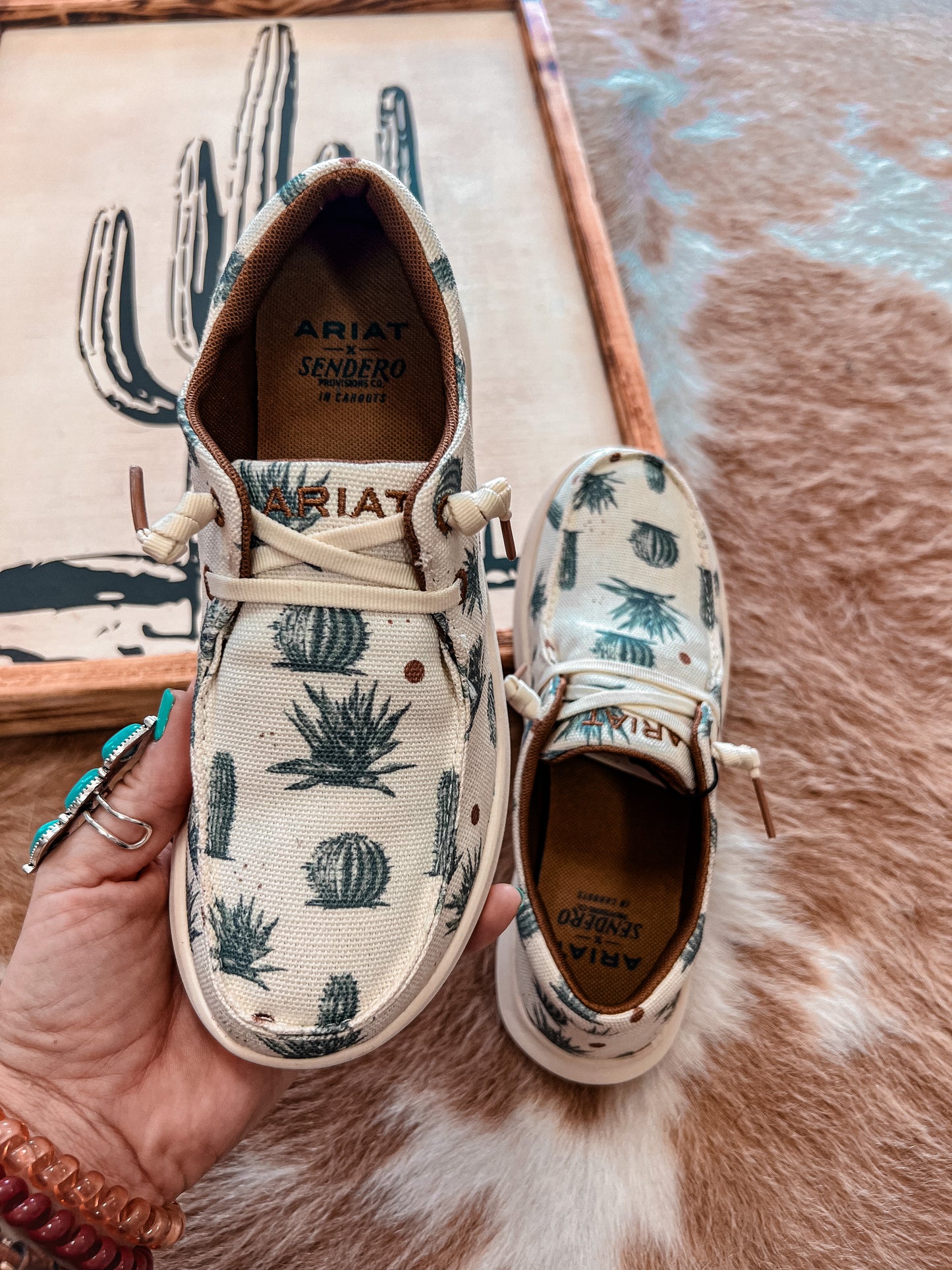 Ariat Hilo Sendero (Cream Nueces Cactus Print) - The Vintage Emmie