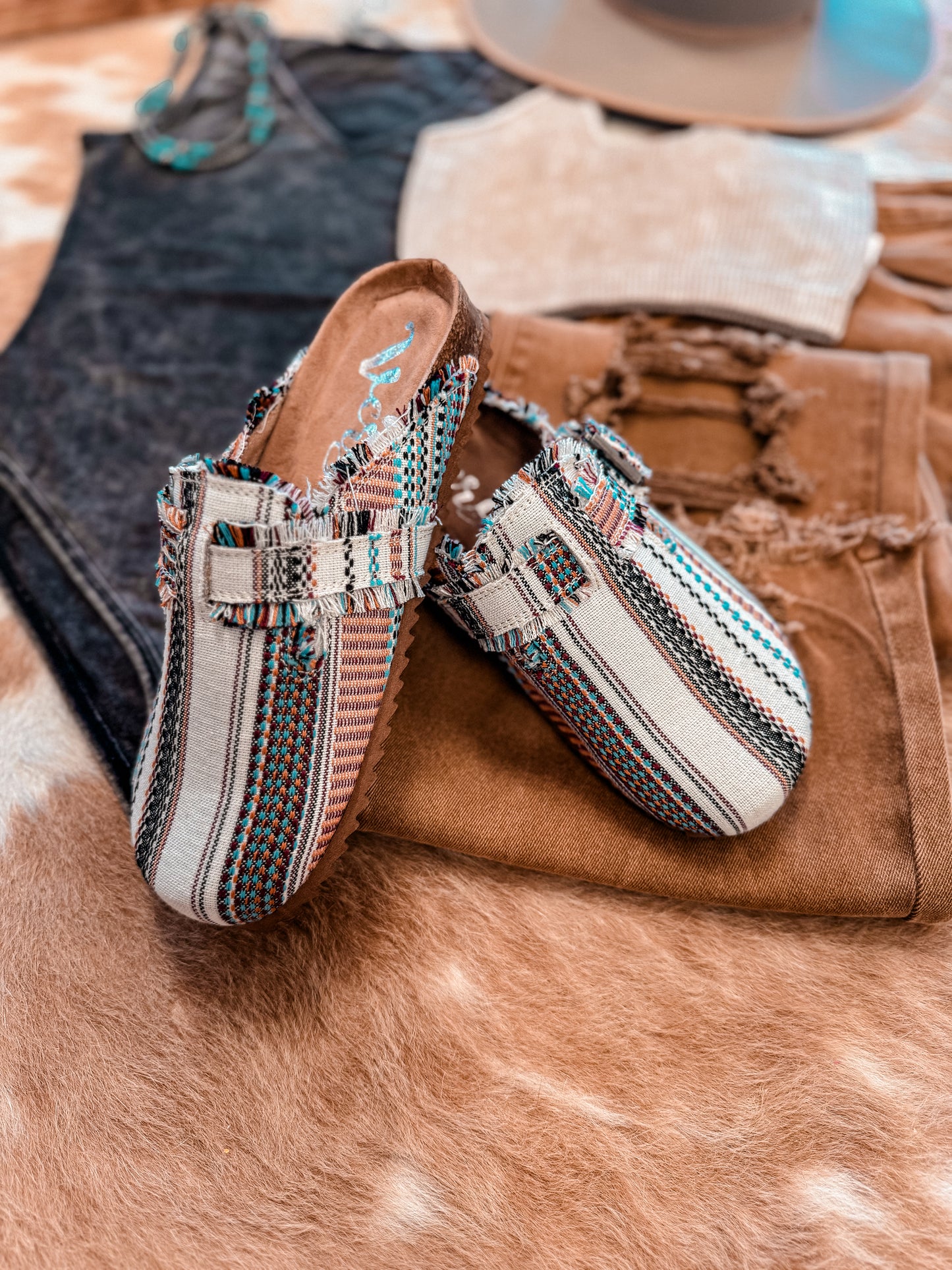 The Seminole Slide (Cream Multi) - The Vintage Emmie