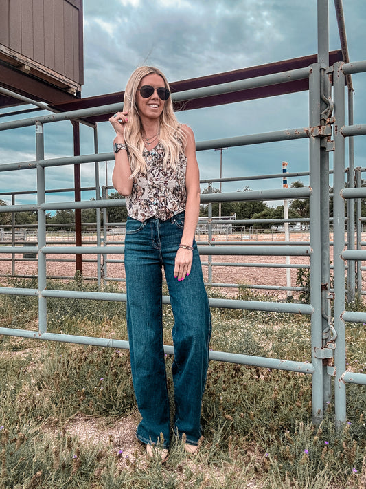 The Hawley Wide Leg Jeans (Dark Wash) - The Vintage Emmie