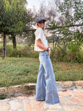The Tecula Wide Leg Denim Jeans (Medium Wash) - The Vintage Emmie