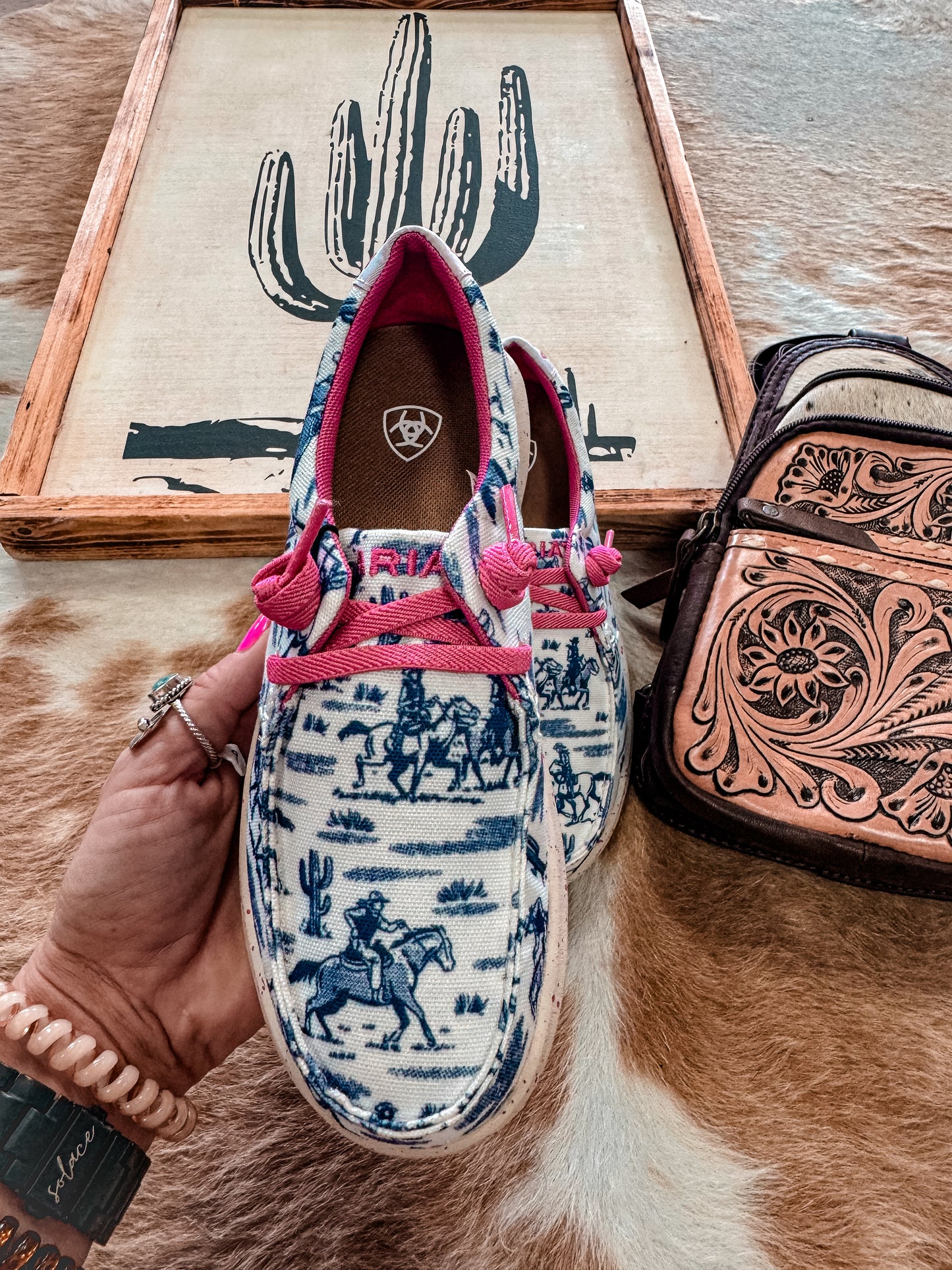 Ariat Hilo Navy Westbound Shoes - The Vintage Emmie