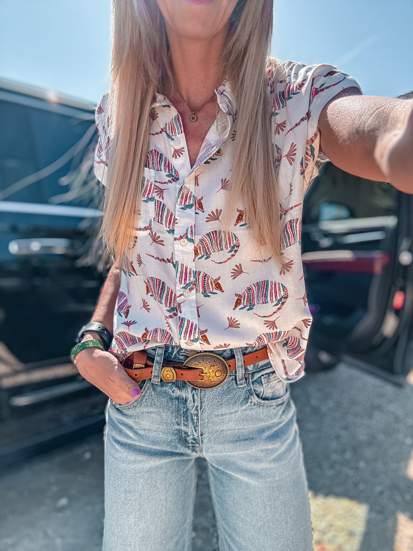 The Armadillo Button Down (White) - The Vintage Emmie