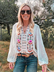 The Uvalde Embroidered Floral Top (White) - The Vintage Emmie