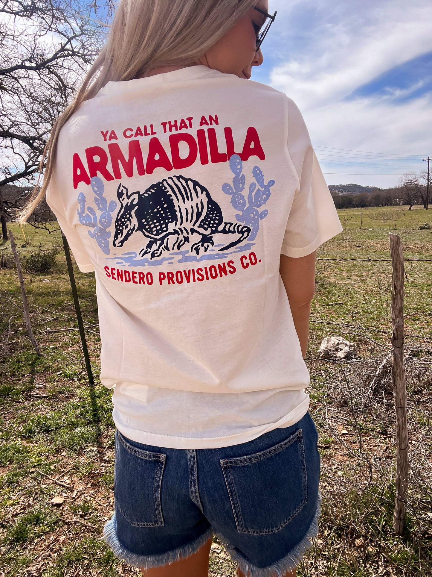 Sendero Provisions Armadilla Tee (Off White) - The Vintage Emmie