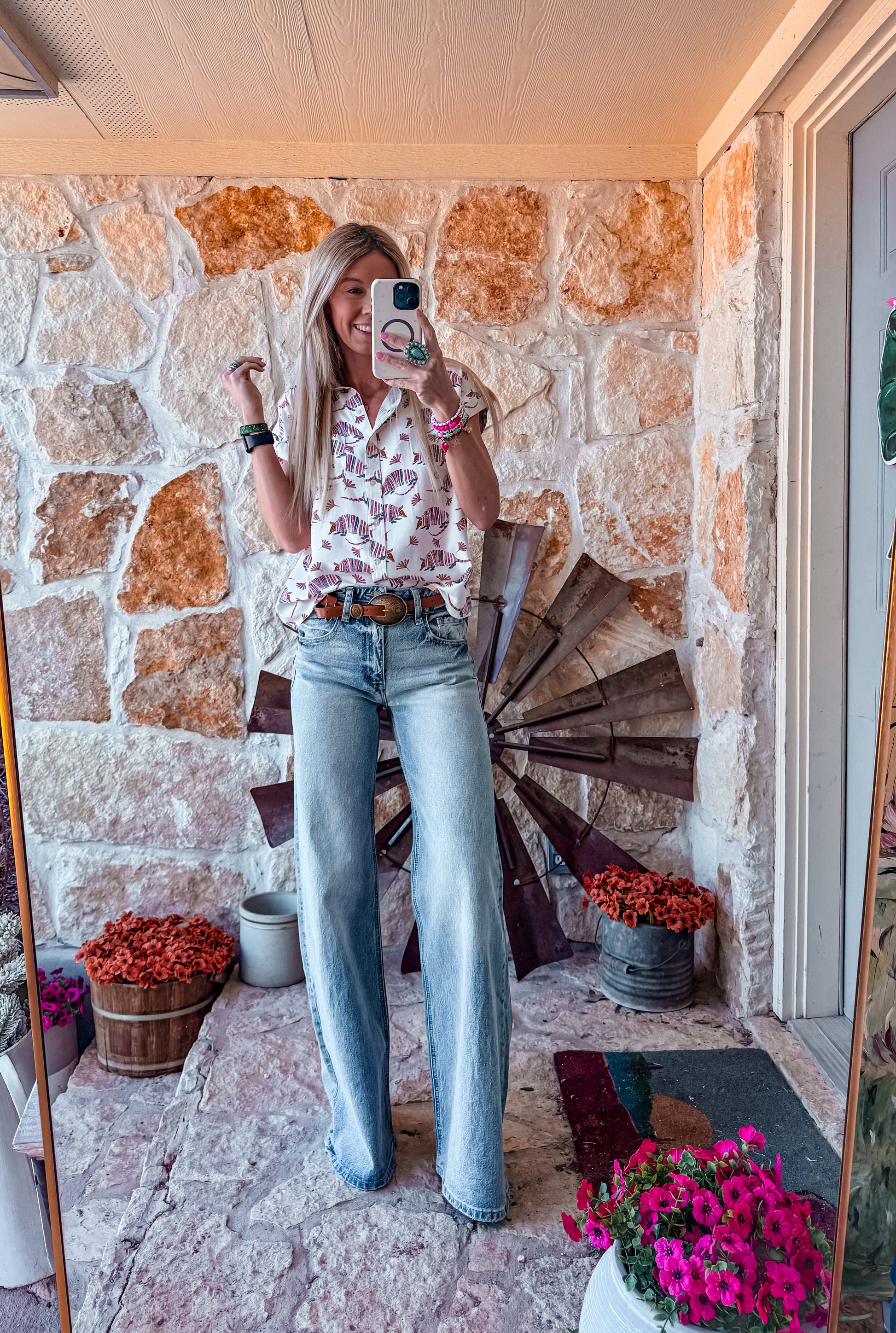 The Armadillo Button Down (White) - The Vintage Emmie