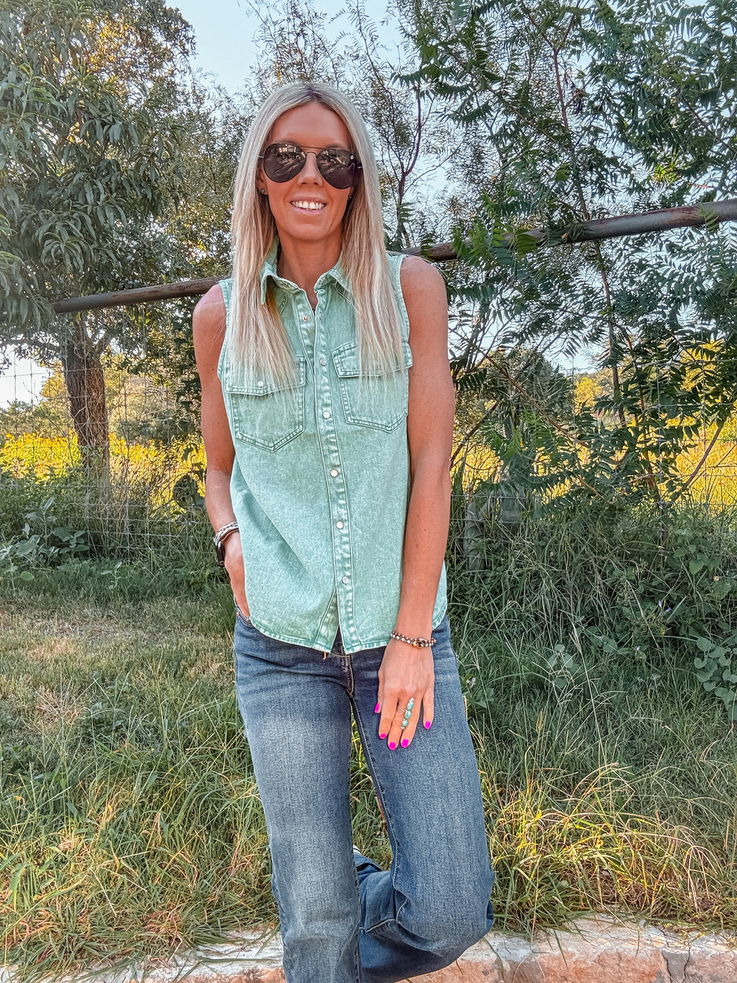 The Val Verde Sleeveless Pearl Snap Button Down (Teal) - The Vintage Emmie