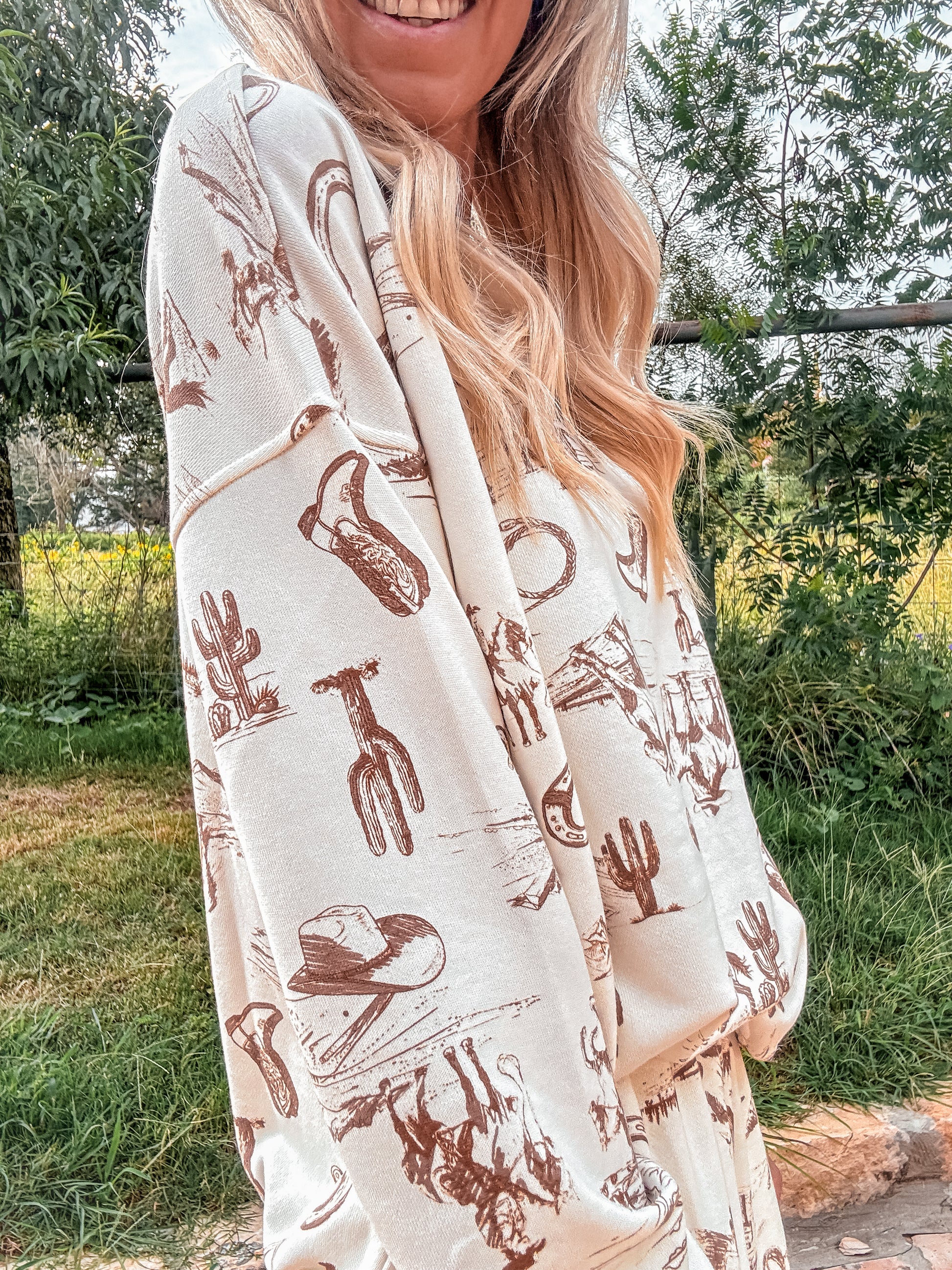 The Paxton Western Crew Neck Sweater (Cream) - The Vintage Emmie