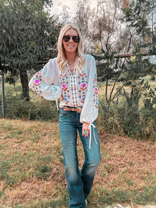 The Uvalde Embroidered Floral Top (White) - The Vintage Emmie