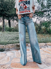 The Tecula Wide Leg Denim Jeans (Medium Wash) - The Vintage Emmie