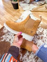 Ariat "Fatbaby Twin Gore" Boots (Wheat Suede)