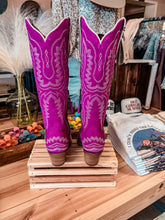 Load image into Gallery viewer, Ariat Casanova Cowboy Boots (Haut Pink)