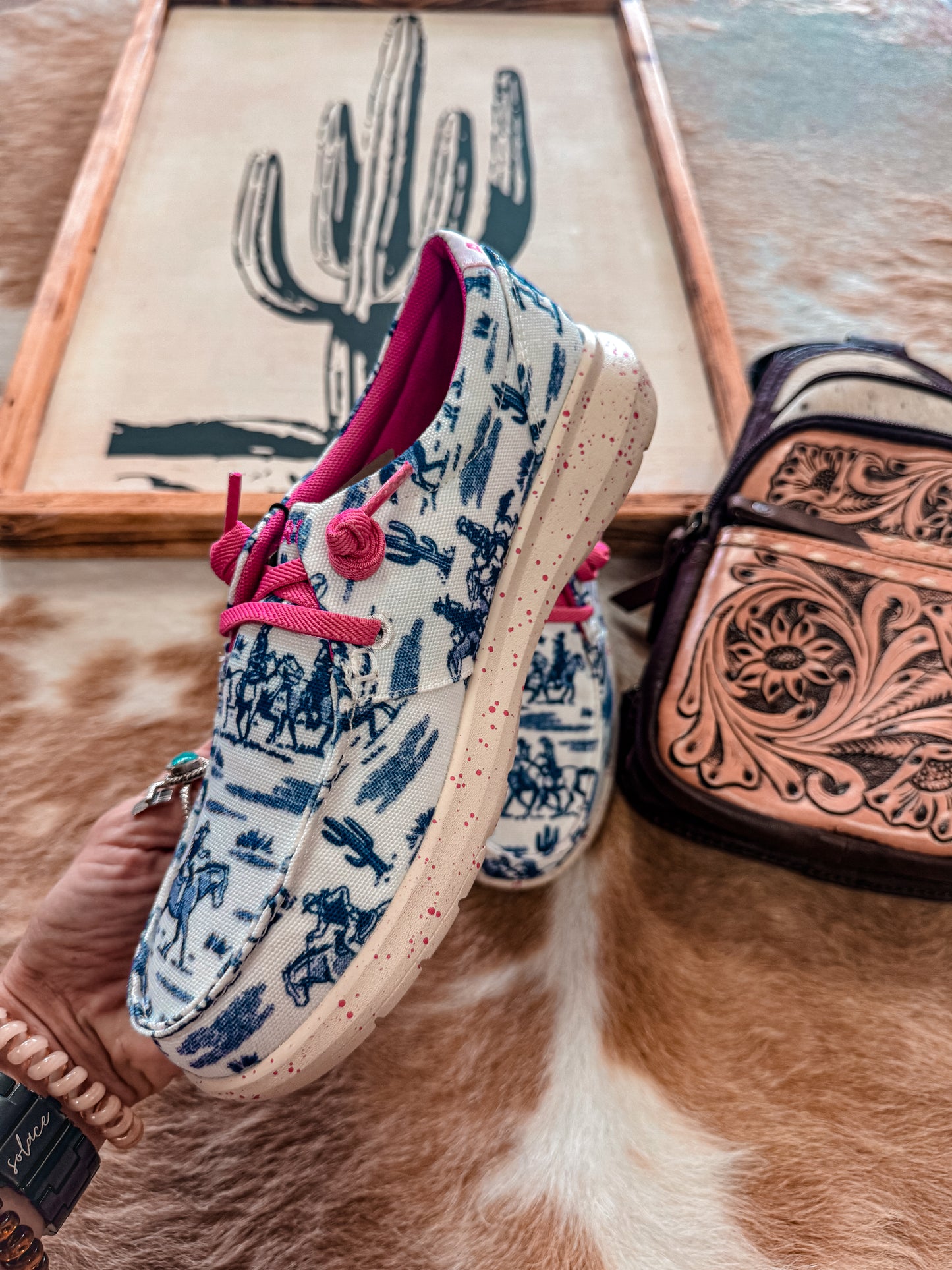 Ariat Hilo Navy Westbound Shoes - The Vintage Emmie