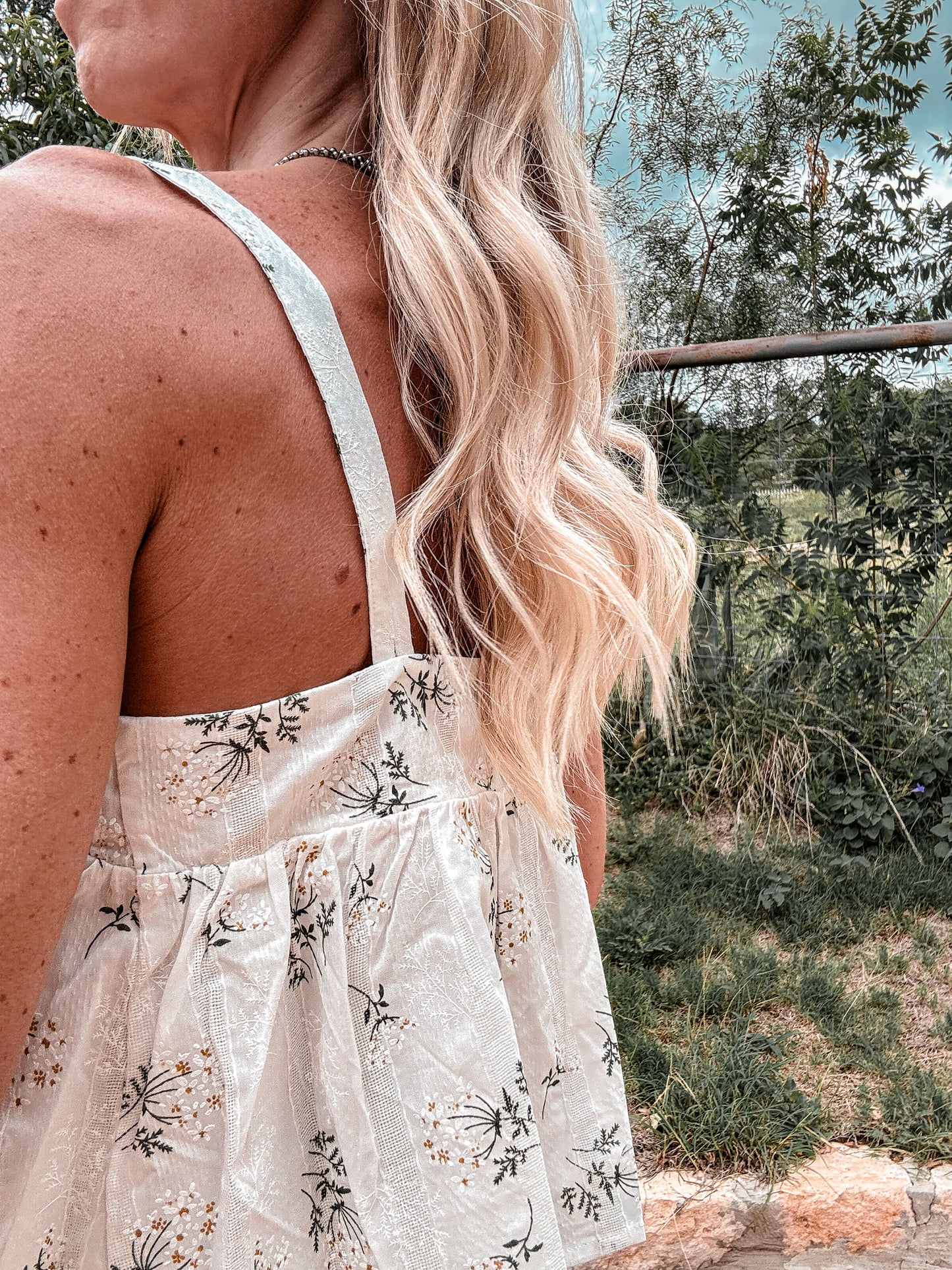 The Beyers Baby Doll Floral Crop Top (White) - The Vintage Emmie