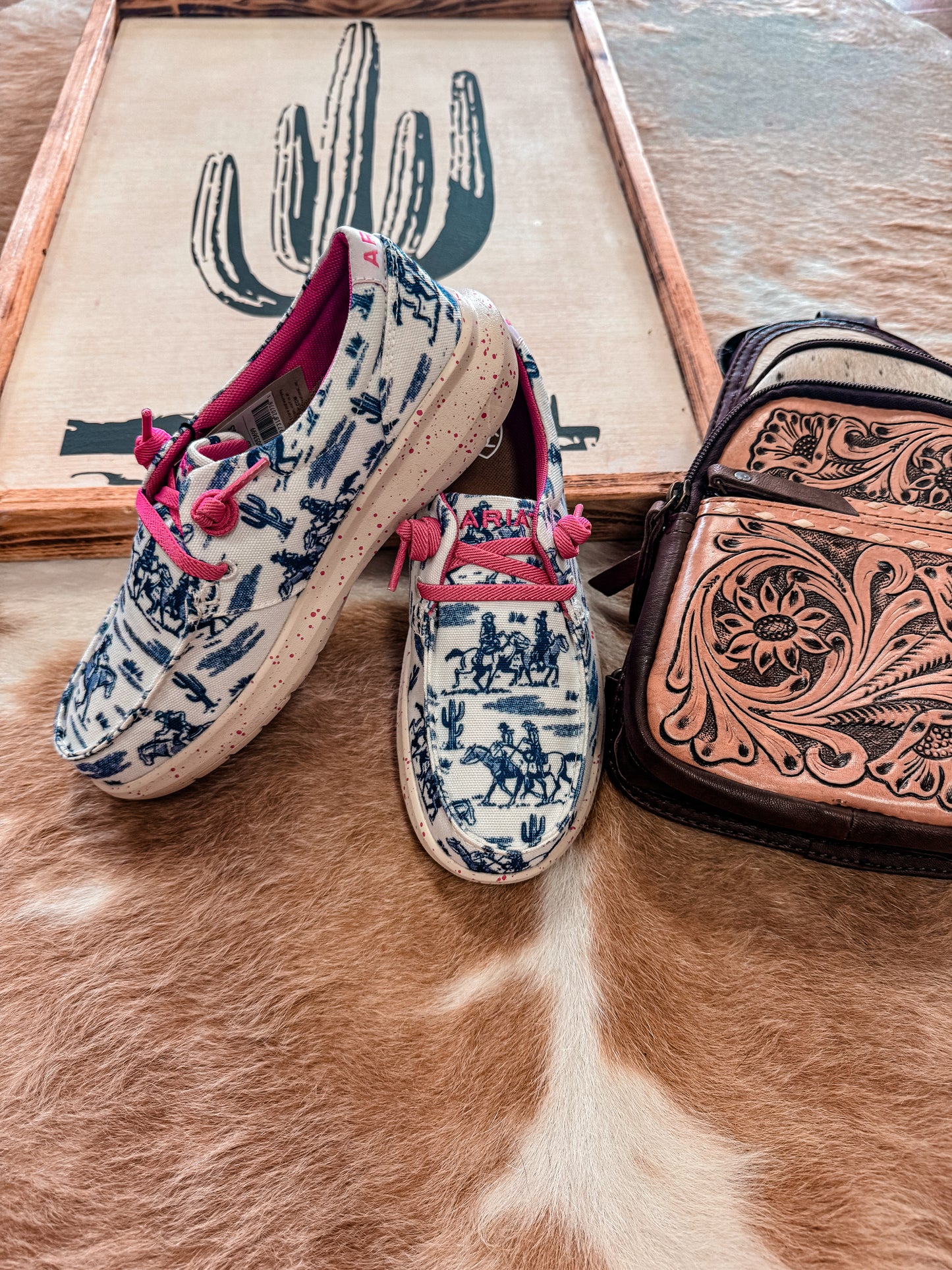 Ariat Hilo Navy Westbound Shoes - The Vintage Emmie