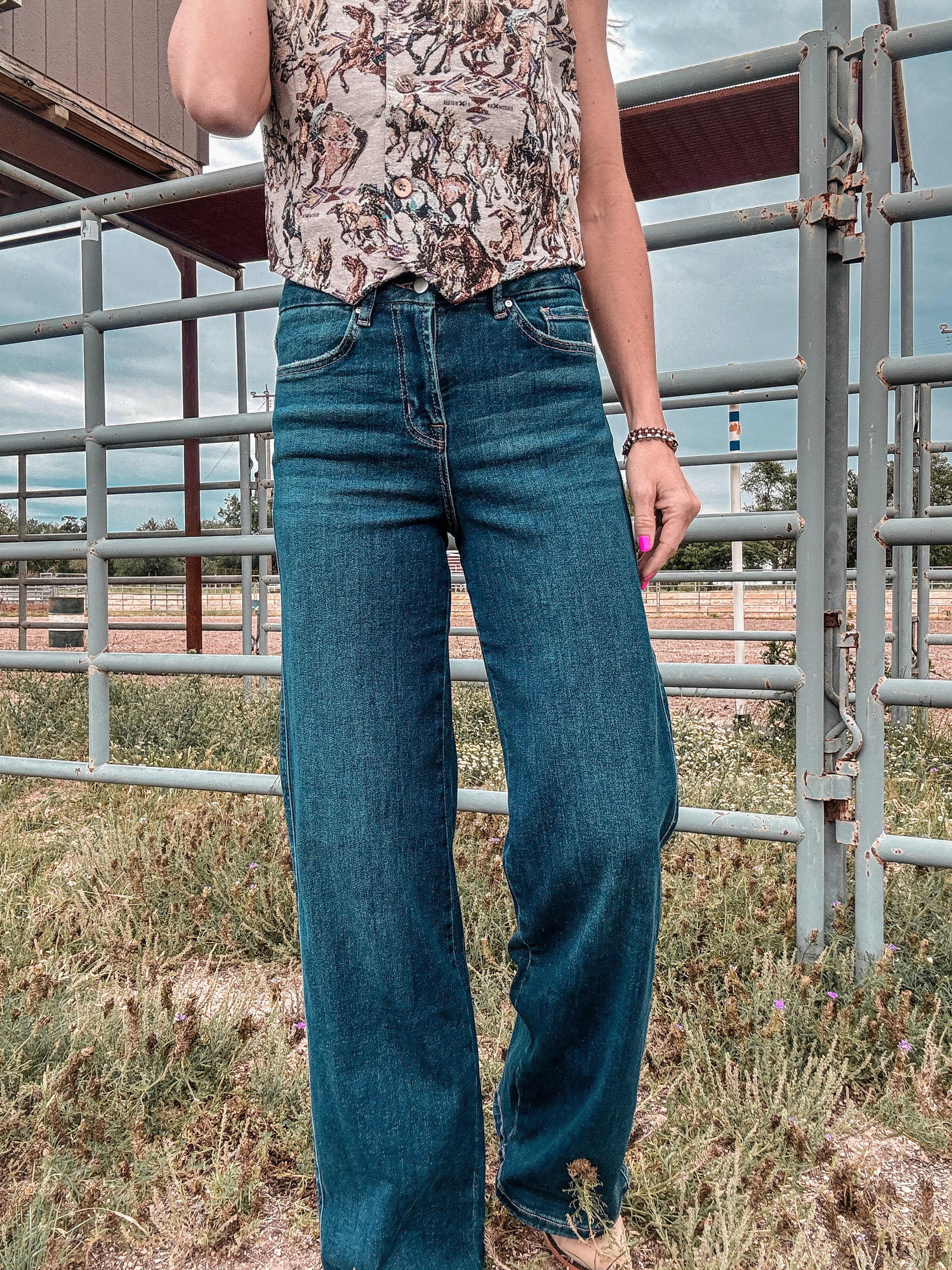 The Hawley Wide Leg Jeans (Dark Wash) - The Vintage Emmie