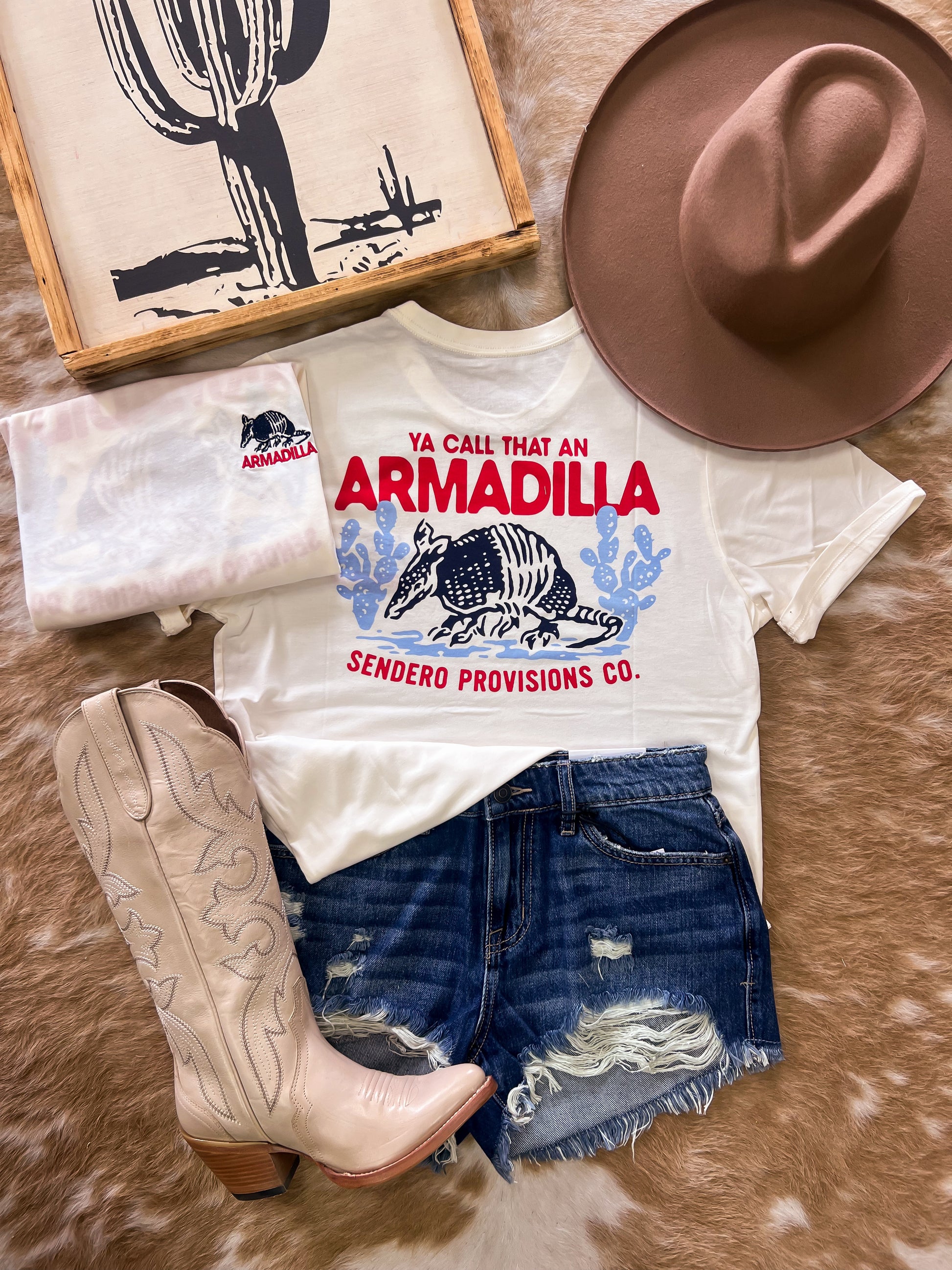 Sendero Provisions Armadilla Tee (Off White) - The Vintage Emmie