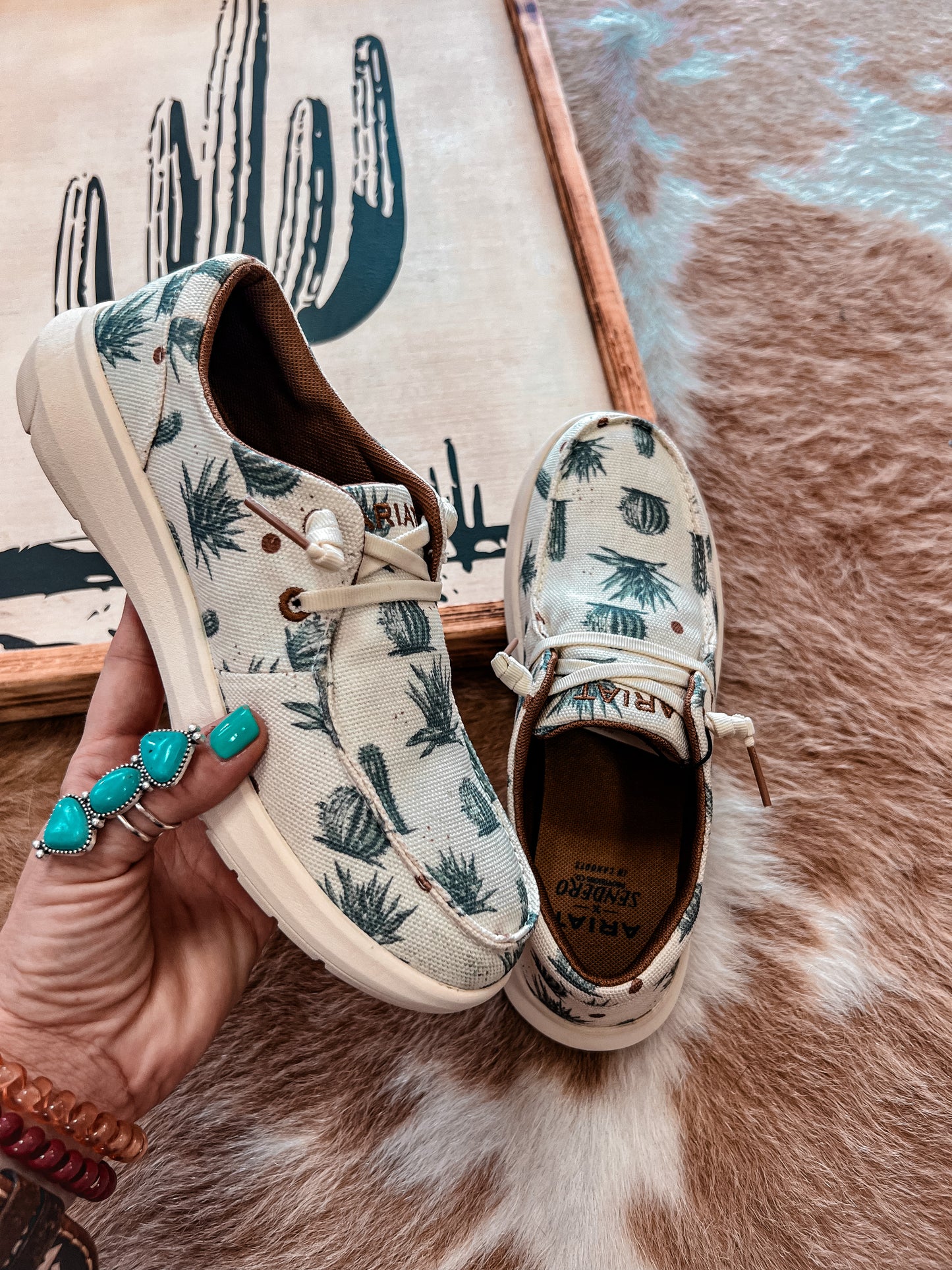 Ariat Hilo Sendero (Cream Nueces Cactus Print) - The Vintage Emmie