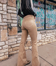 The Knoxville Flare Jeans (Sand)