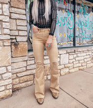The Knoxville Flare Jeans (Sand)