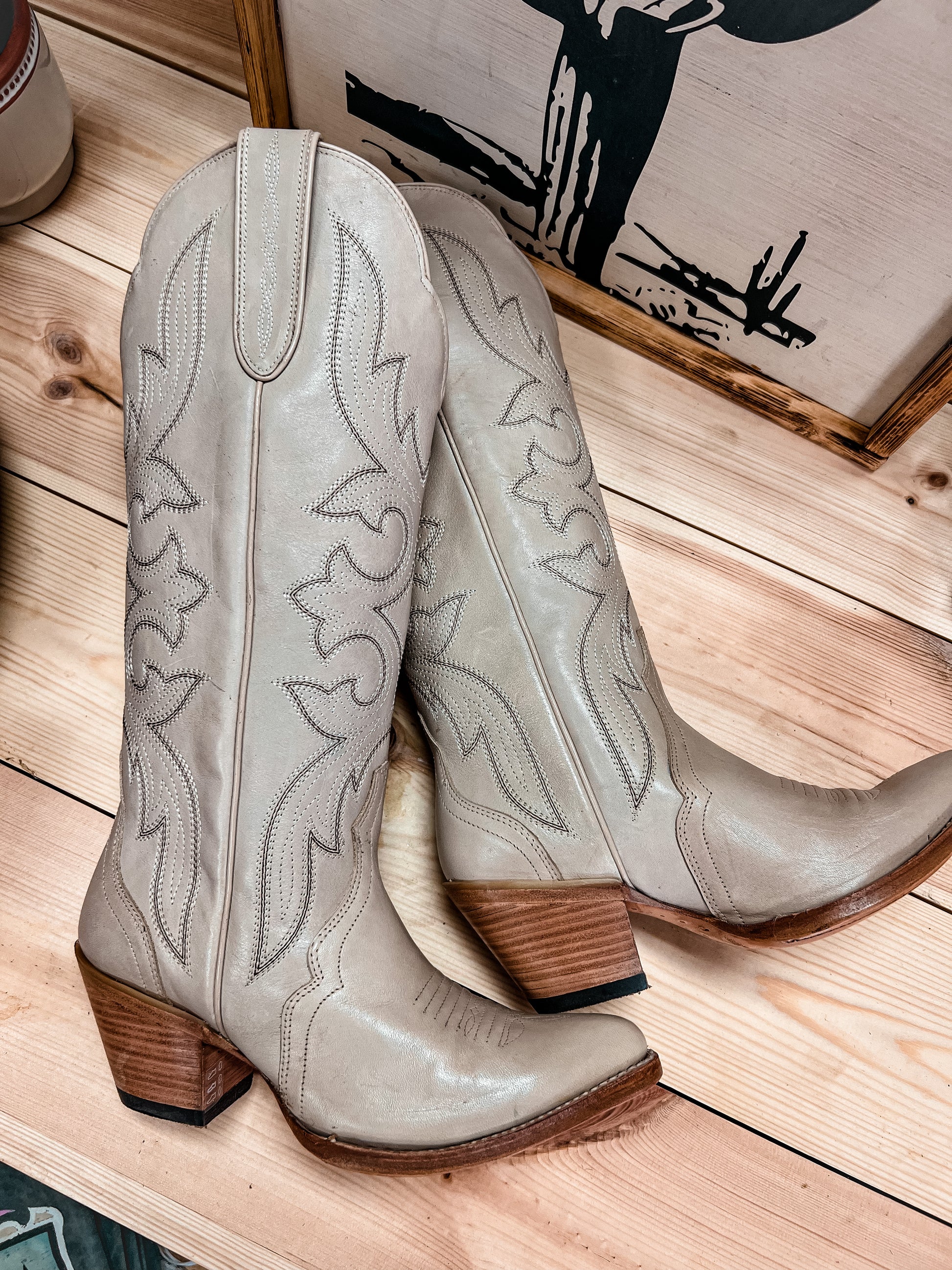 Ariat Belinda Stretch Fit Boots (Bone) - The Vintage Emmie